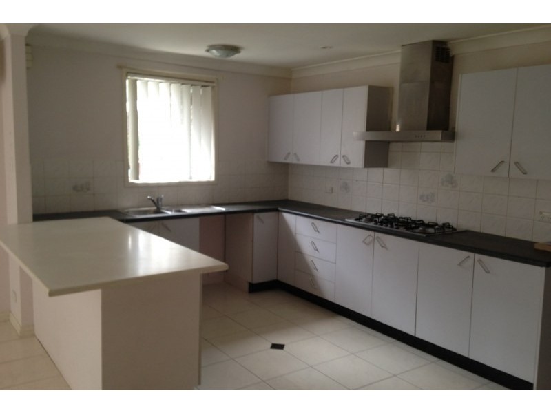 8 Lovegrove Drive, Quakers Hill NSW 2763