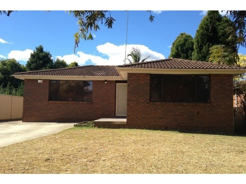 4 Wayne Street, Dean Park NSW 2761