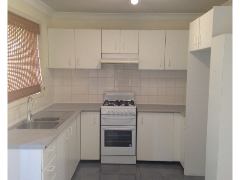 2/10 Stanbury Place, Quakers Hill NSW 2763