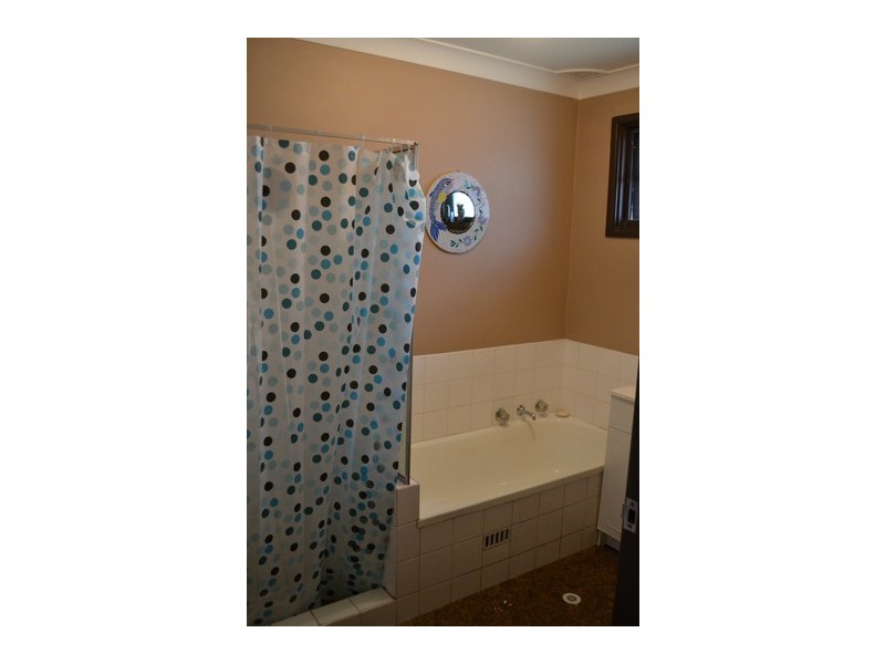 11 Tallagandra Drive, Quakers Hill NSW 2763