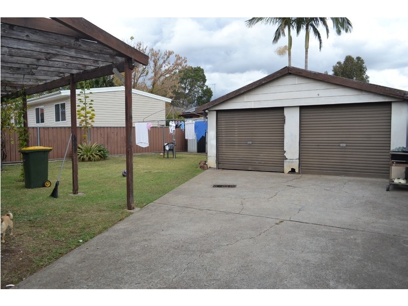 11 Tallagandra Drive, Quakers Hill NSW 2763