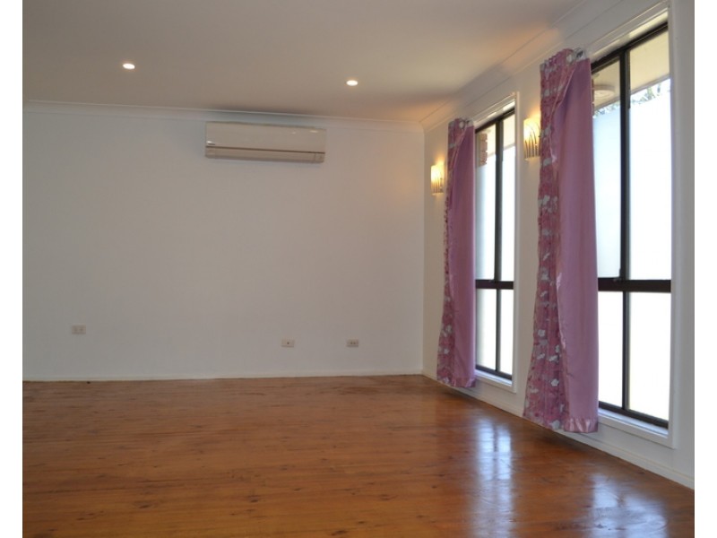 1 Sycamore Crescent, Quakers Hill NSW 2763