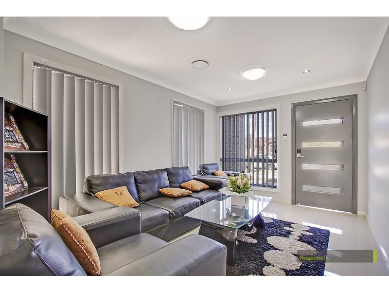 8 Blenheim Avenue, Rooty Hill NSW 2766