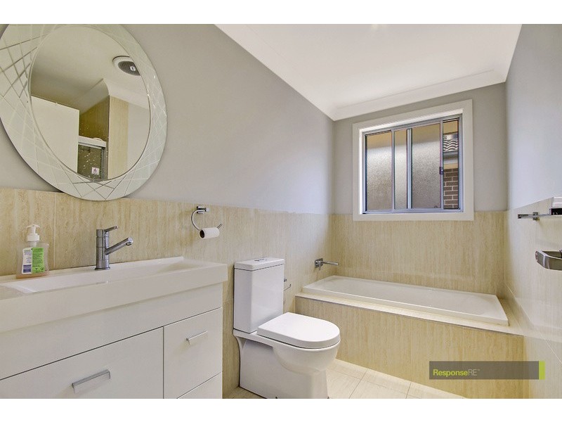 8 Blenheim Avenue, Rooty Hill NSW 2766
