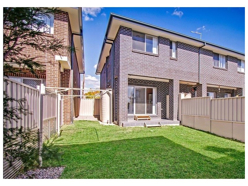 8 Blenheim Avenue, Rooty Hill NSW 2766