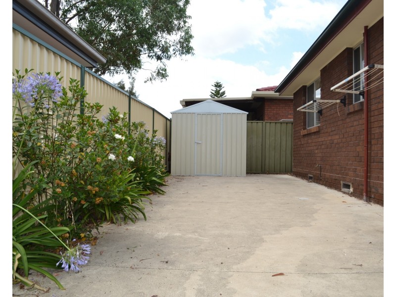 33 Ridgeway Crescent, Quakers Hill NSW 2763