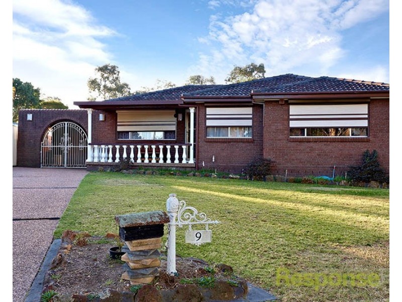 9 Malone Crescent, Dean Park NSW 2761
