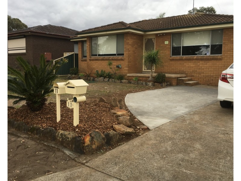 11 Malone Crescent, Dean Park NSW 2761