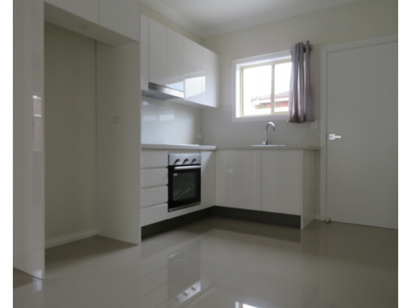 8a Boston Place, Toongabbie NSW 2146