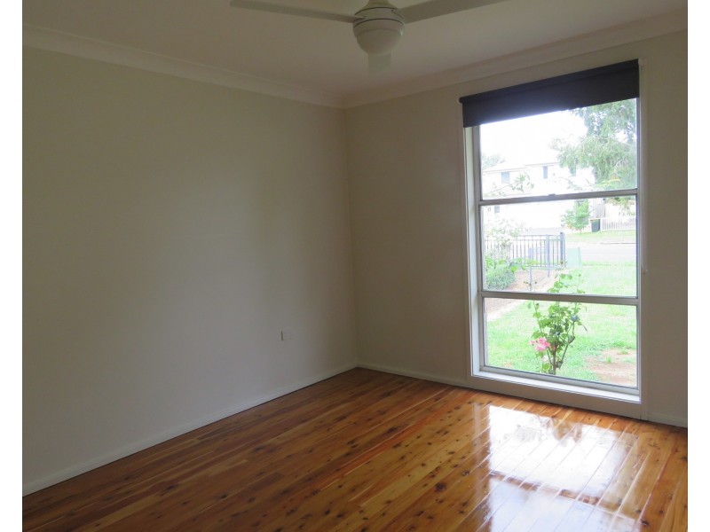 90 Tallagandra Drive, Quakers Hill NSW 2763