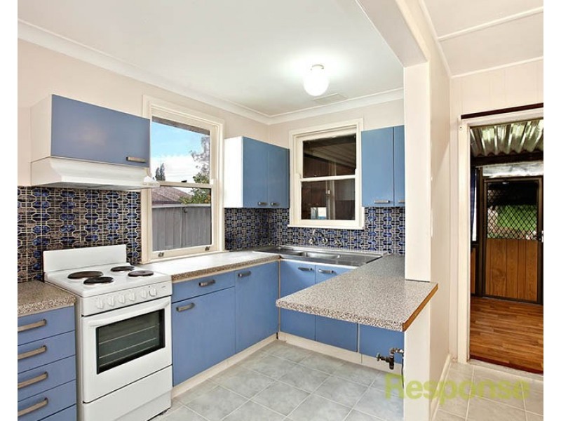 8 Rosalind Road, Marayong NSW 2148