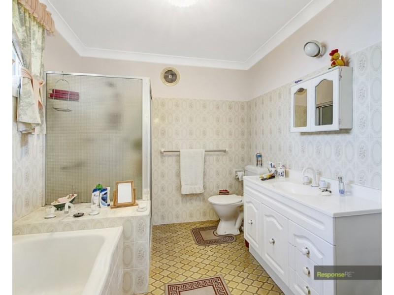 15 Nada Street, Old Toongabbie NSW 2146