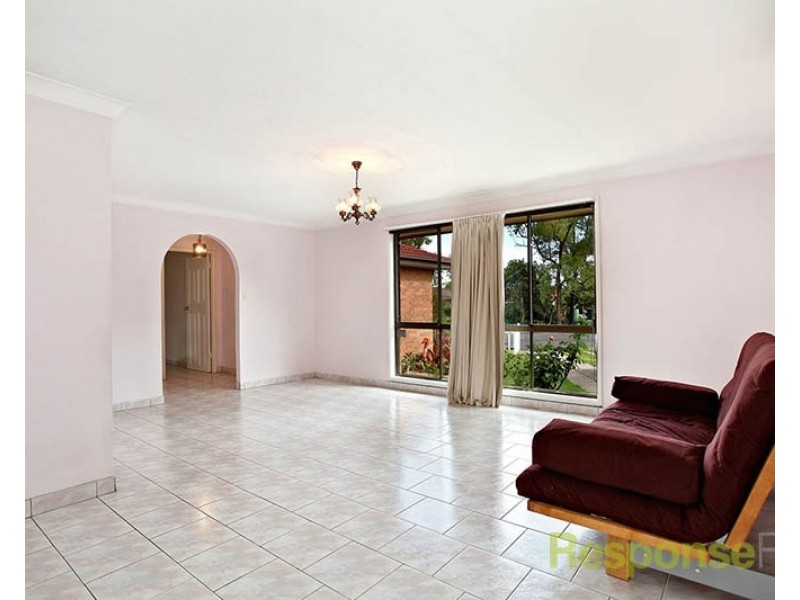 17 Tulip Place, Quakers Hill NSW 2763