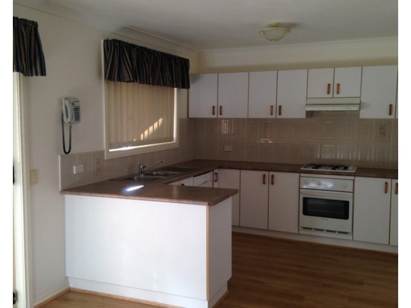 17 Dunna Place, Glenmore Park NSW 2745