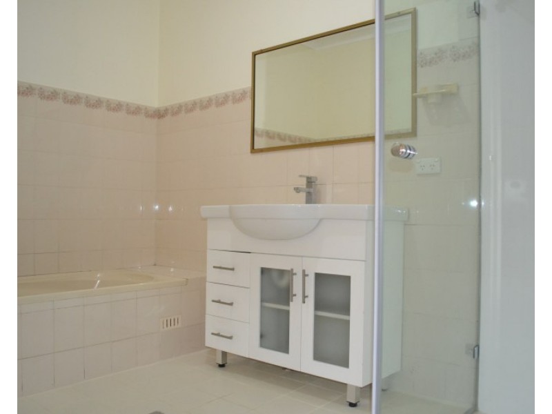 1/76 Cowper Circle, Quakers Hill NSW 2763