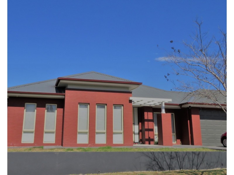 3 Sarazen Place, Colebee NSW 2761