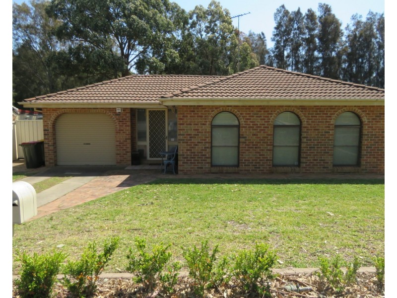 17 Goddard Crescent, Quakers Hill NSW 2763