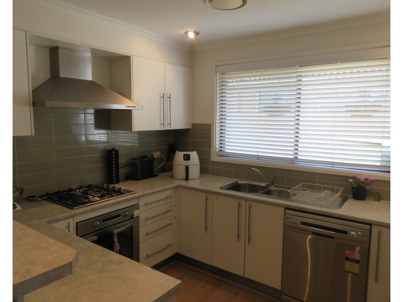 17 Goddard Crescent, Quakers Hill NSW 2763