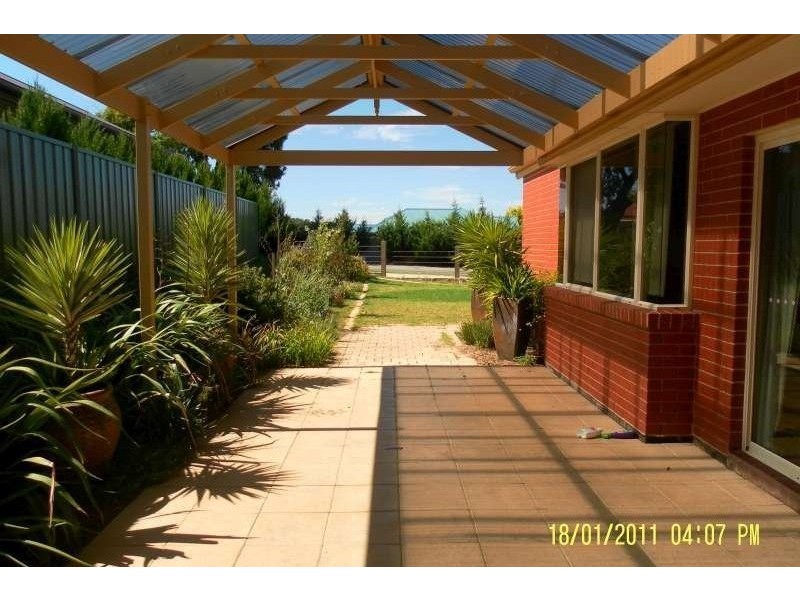 2 Davenport Terrace, Mount Barker SA 5251