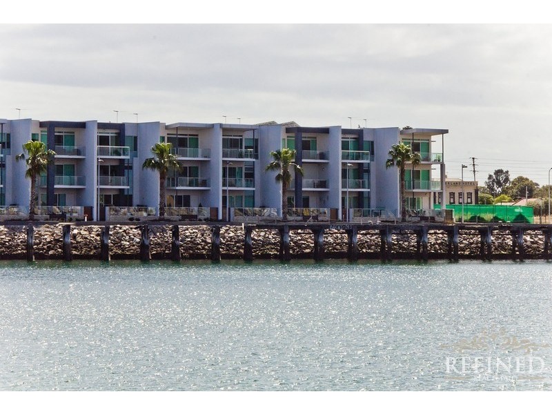 19 Karka Cove, New Port SA 5015