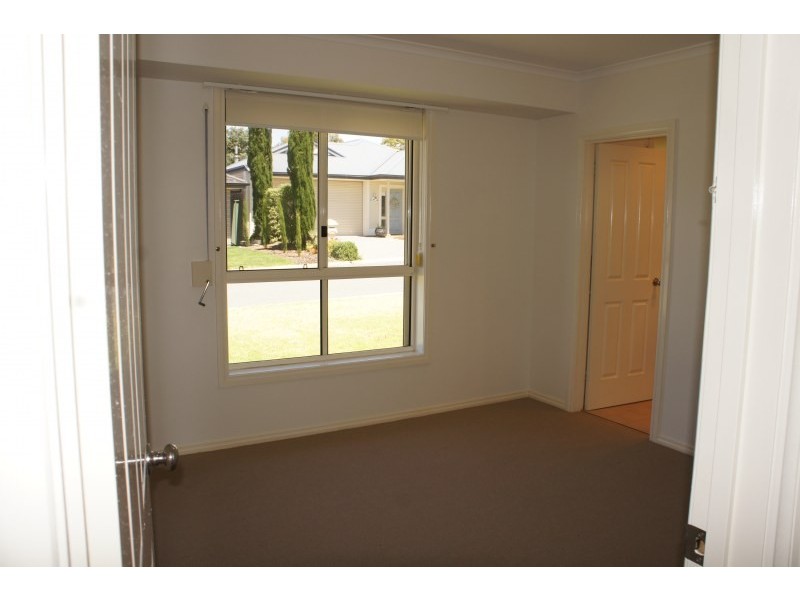 5 Robb Street, Encounter Bay SA 5211