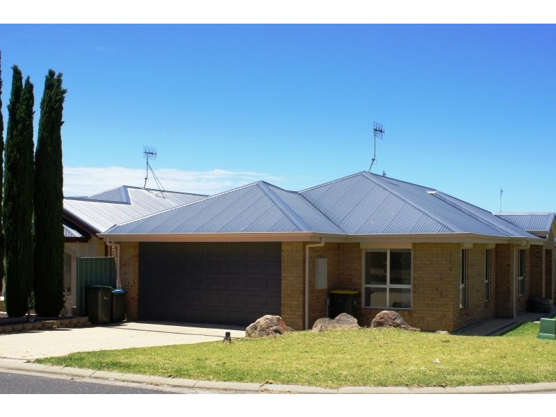 5 Robb Street, Encounter Bay SA 5211