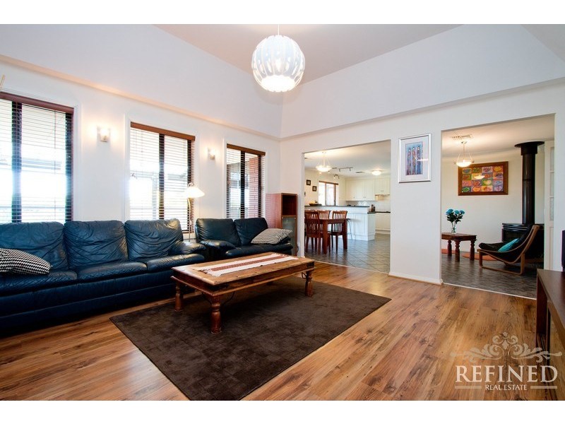 25 Vennachar Drive, Hallett Cove SA 5158