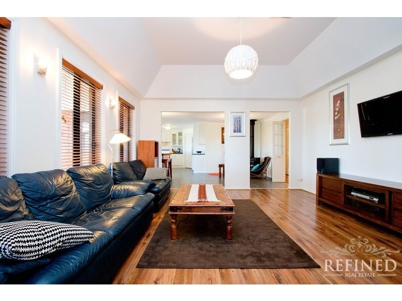 25 Vennachar Drive, Hallett Cove SA 5158