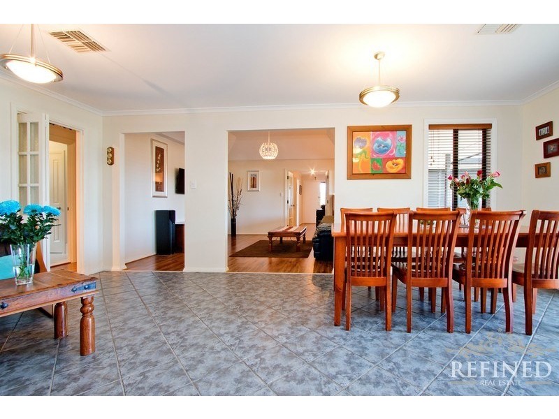 25 Vennachar Drive, Hallett Cove SA 5158