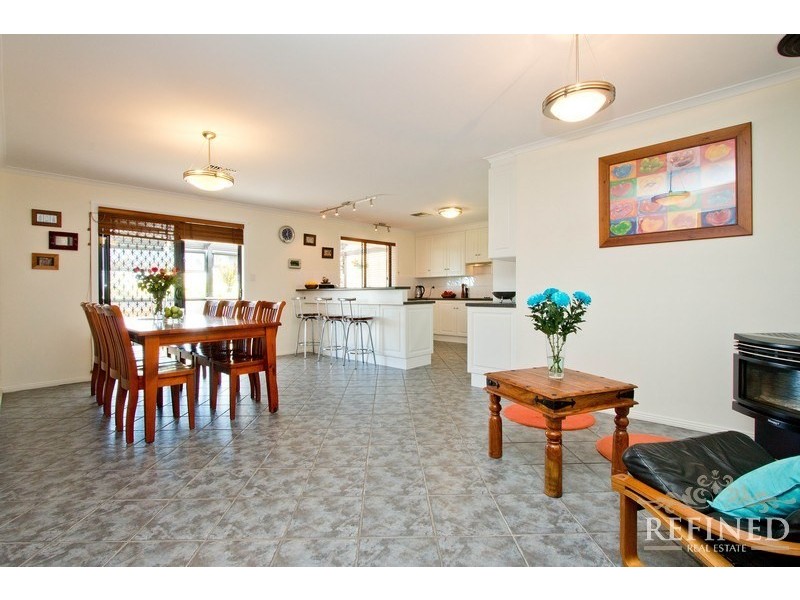 25 Vennachar Drive, Hallett Cove SA 5158