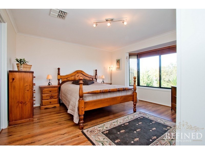 25 Vennachar Drive, Hallett Cove SA 5158