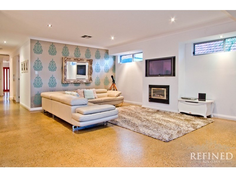 25 Antigua Grove, West Lakes SA 5021