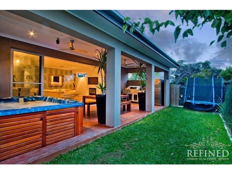 25 Antigua Grove, West Lakes SA 5021