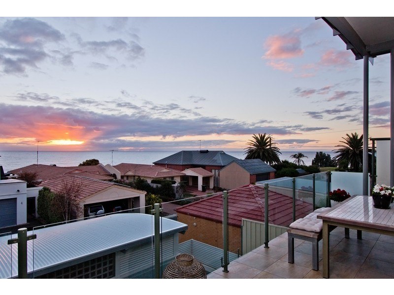 7 Marine Avenue, Hallett Cove SA 5158
