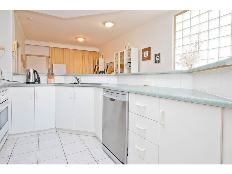 8/5 South Esplanade, Glenelg SA 5045