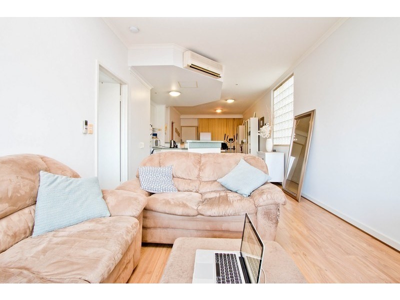 8/5 South Esplanade, Glenelg SA 5045