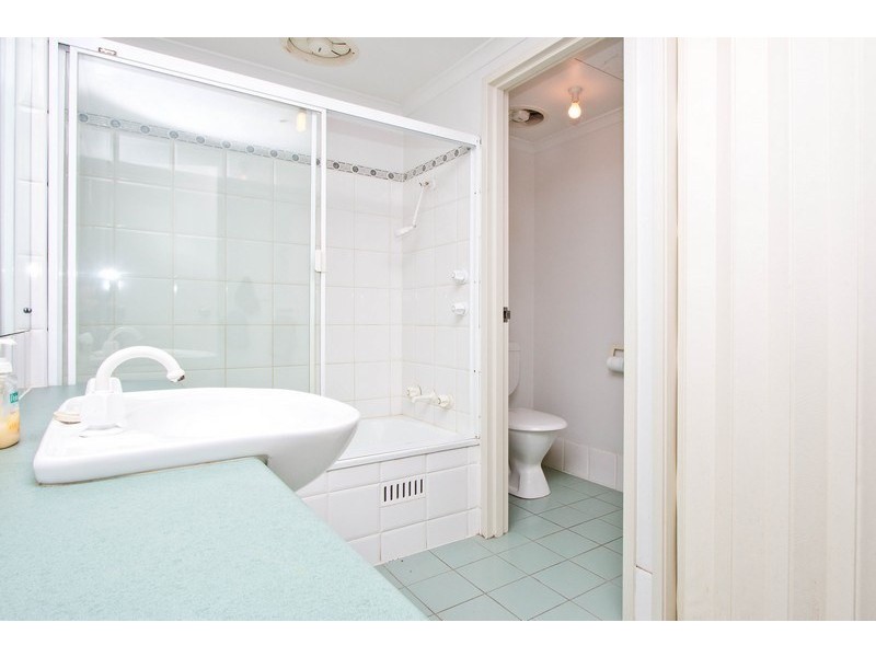 8/5 South Esplanade, Glenelg SA 5045