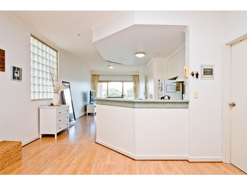 8/5 South Esplanade, Glenelg SA 5045