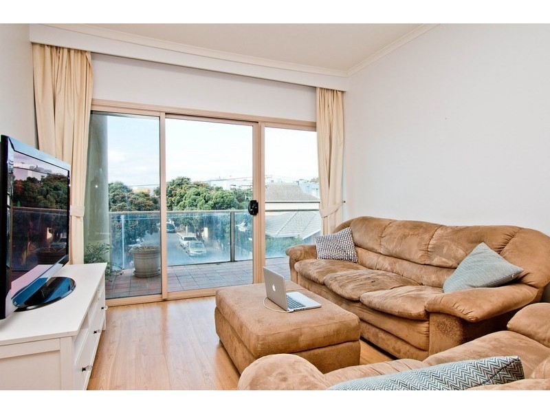 8/5 South Esplanade, Glenelg SA 5045