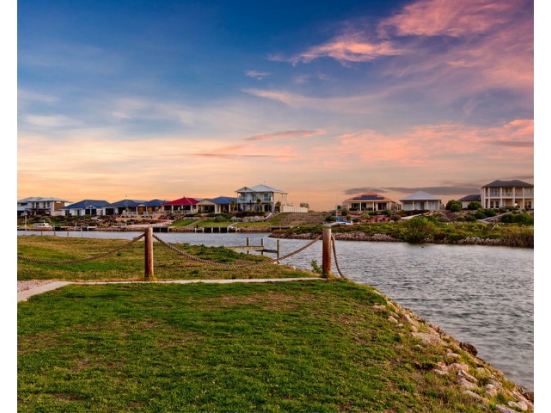 117 Blanche Parade, Hindmarsh Island SA 5214