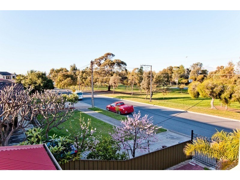 33 Leven Avenue, Seaton SA 5023
