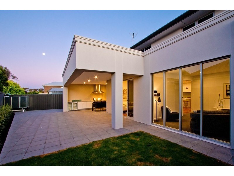 21 Hobart Road, Henley Beach South SA 5022