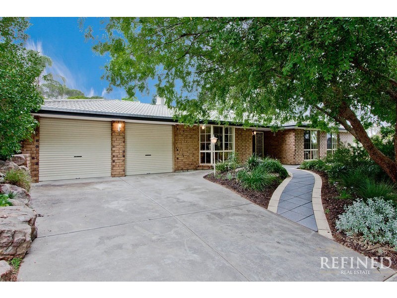 4 Sunnybanks Drive, Happy Valley SA 5159