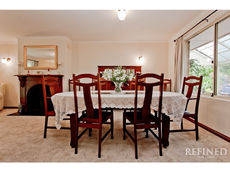 4 Sunnybanks Drive, Happy Valley SA 5159