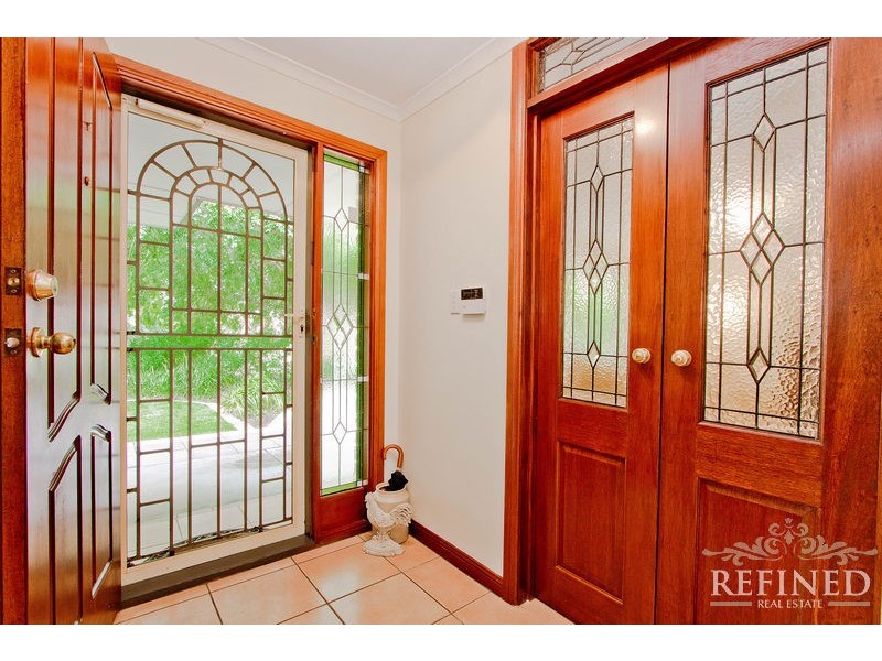 4 Sunnybanks Drive, Happy Valley SA 5159