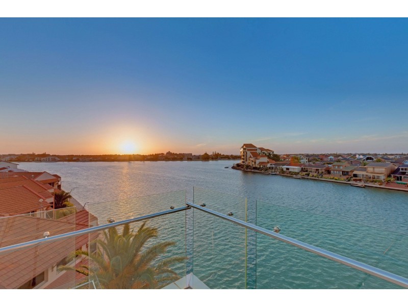 37/155 Brebner Drive, West Lakes SA 5021