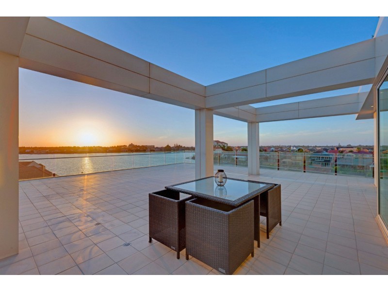 37/155 Brebner Drive, West Lakes SA 5021