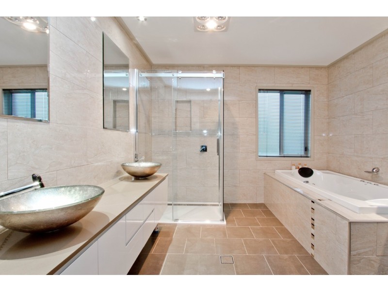 7 Malcolm Road, Flagstaff Hill SA 5159