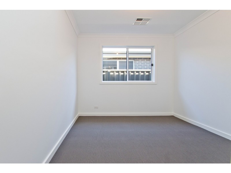 143 Trimmer Parade, Seaton SA 5023