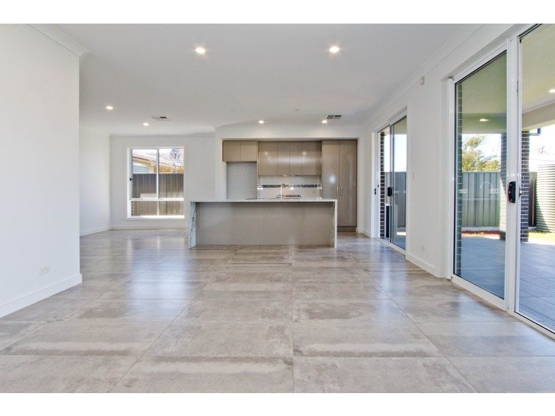 143 Trimmer Parade, Seaton SA 5023